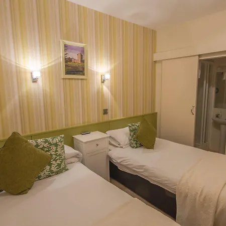 Konukevi View House 3*