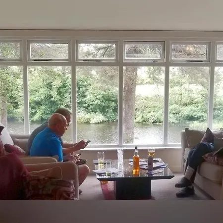 Konukevi View House 3*